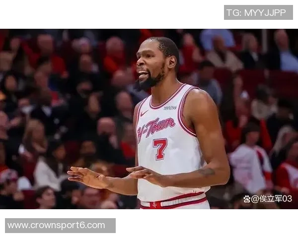 火箭球员申京关键时刻表现出色杜兰特紧随其后展现高效得分能力