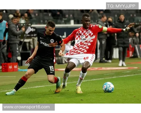 法兰克福近期疯狂进球大战即将迎战拜仁引发关注 法兰克福近期疯狂进球大战即将迎战拜仁引发关注