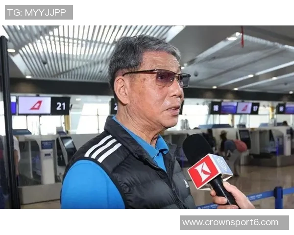 崇明五虎齐聚一堂武磊等人拜访徐根宝共话足球梦想